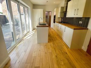 Kitchen- click for photo gallery